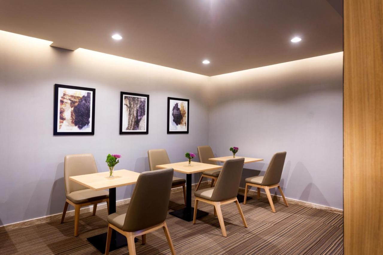 Racecourse By Ihg 5* Bangalore