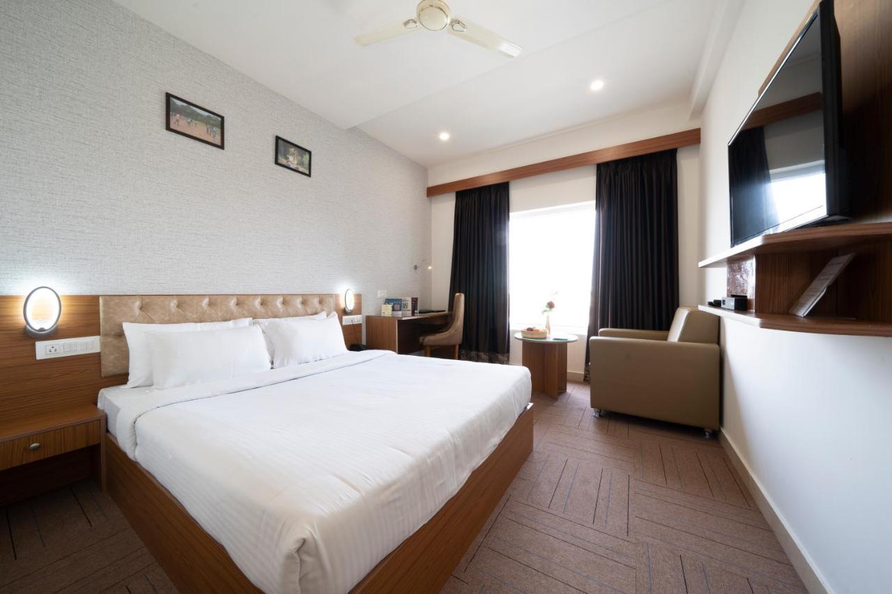Pride Biznotel Whitefield 4*