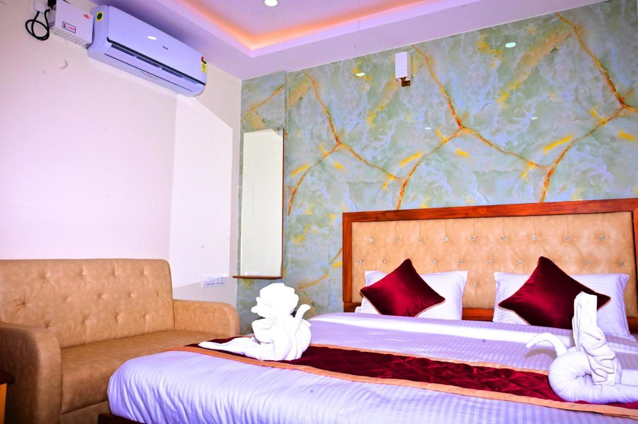 Hotel Kk Comforts Boarding And Lodging *