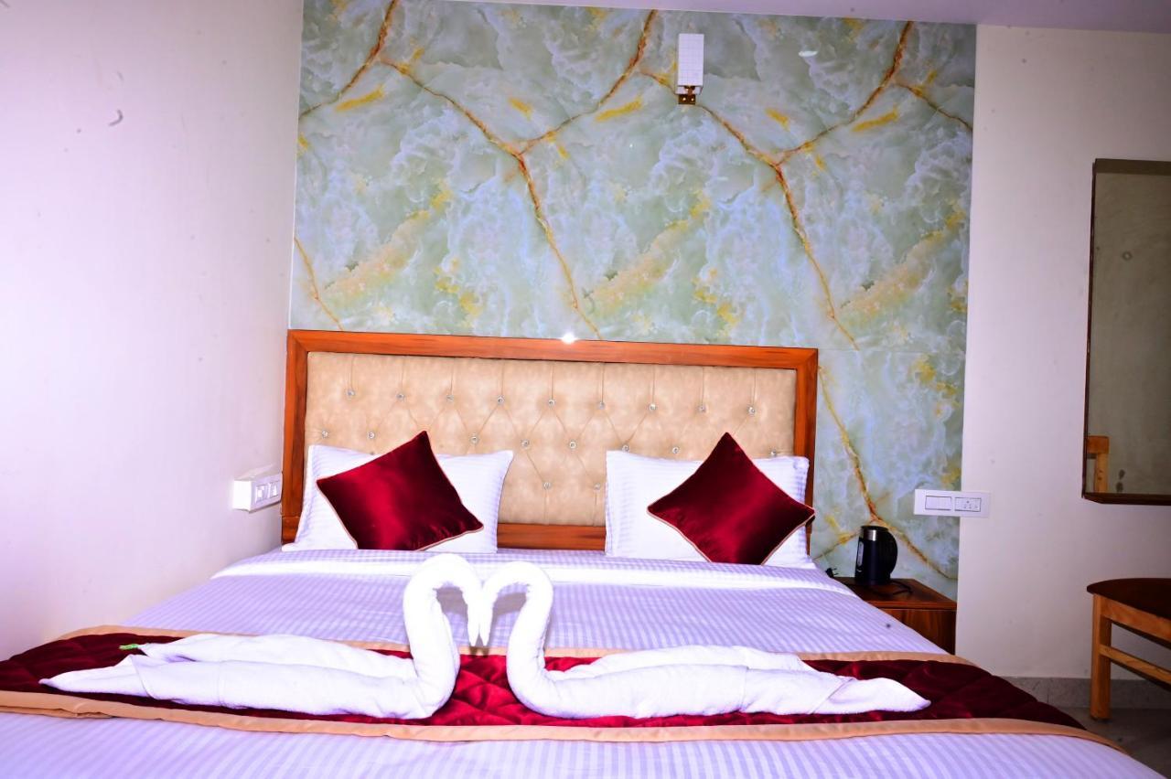 Hotel Kk Comforts Boarding And Lodging *