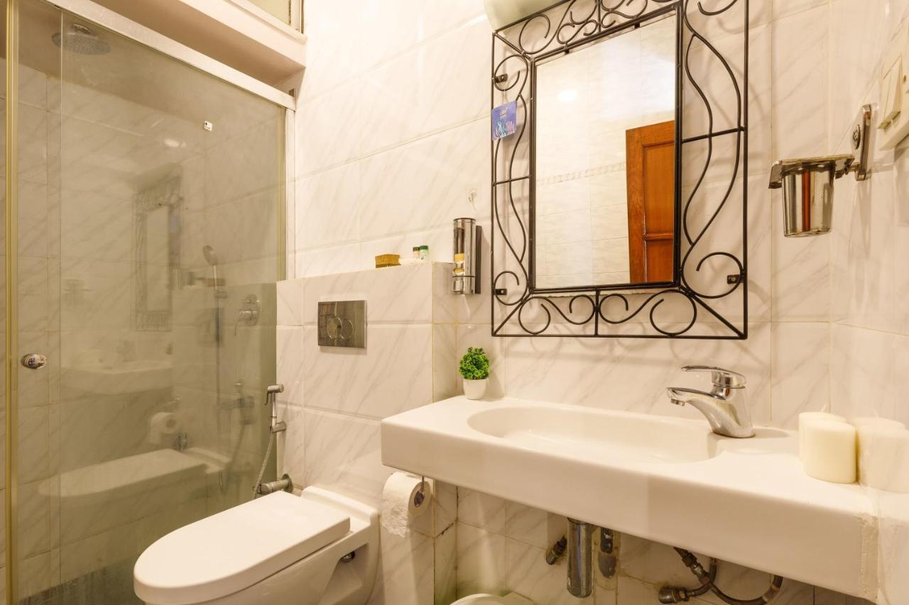 Apartment Serendipity In Sadashivnagar By Jadecaps *