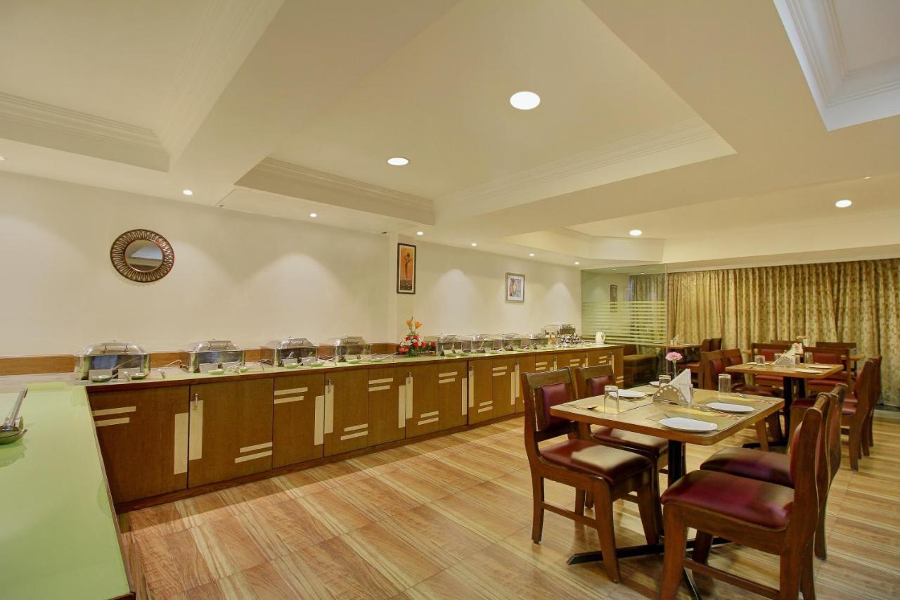 Monarch Brigade Road Hotel 3*