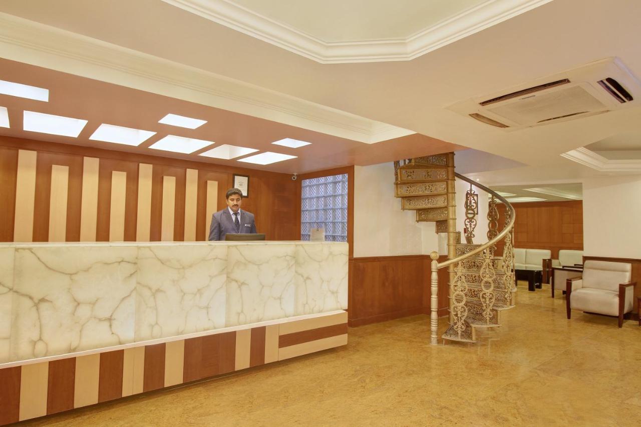 Hotel Monarch Brigade Road 3*