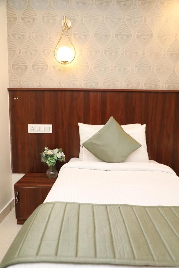 Hotel Earth 3*