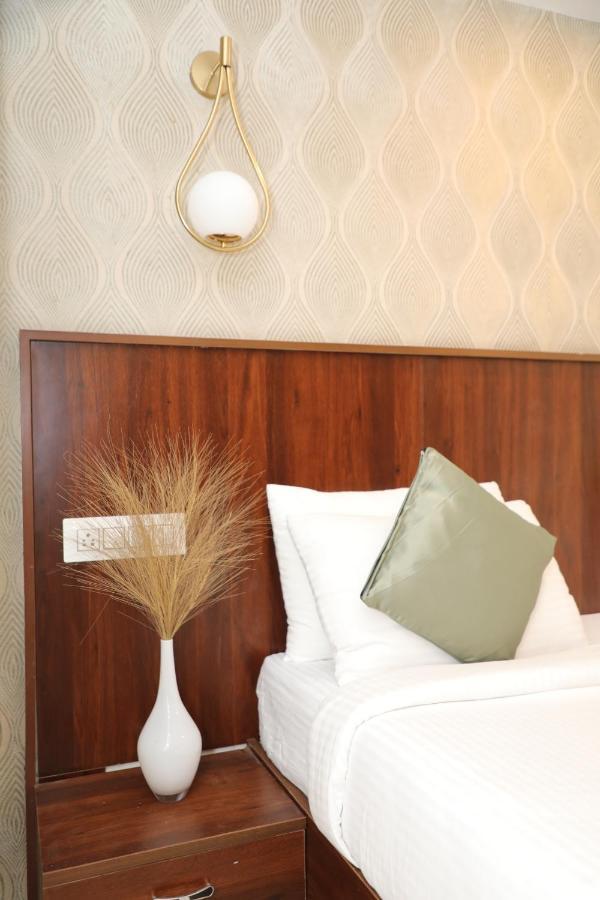 Hotel Earth
