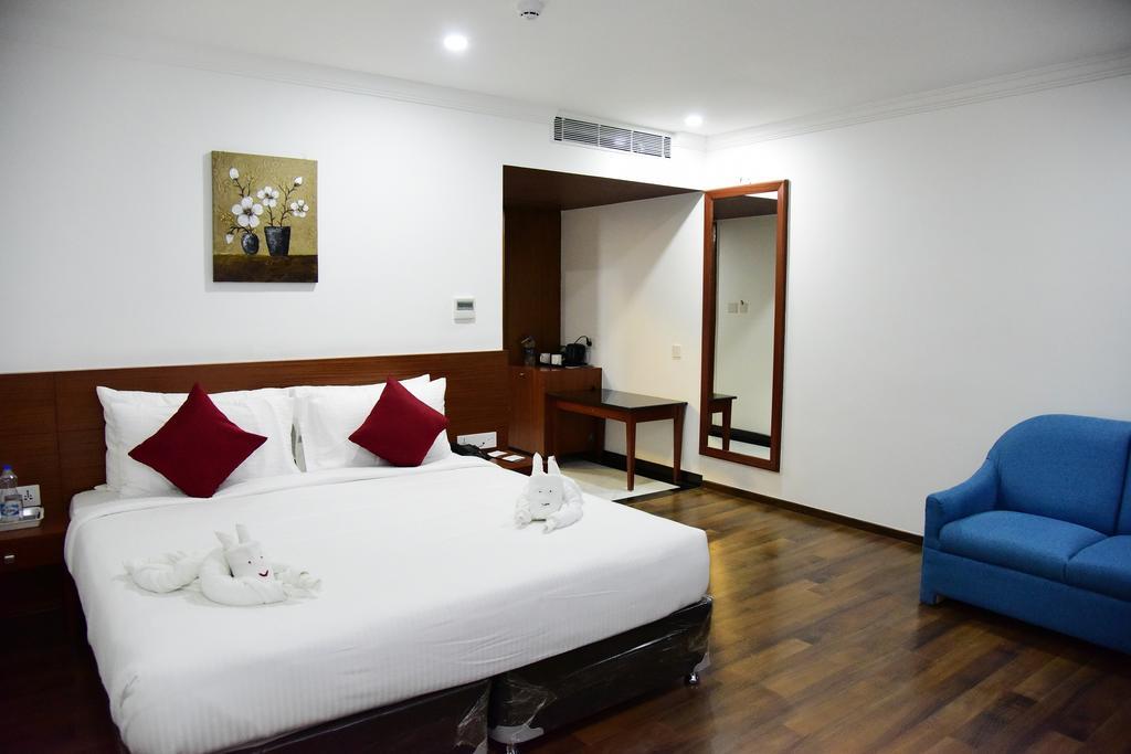 The Royal Comfort Hotel