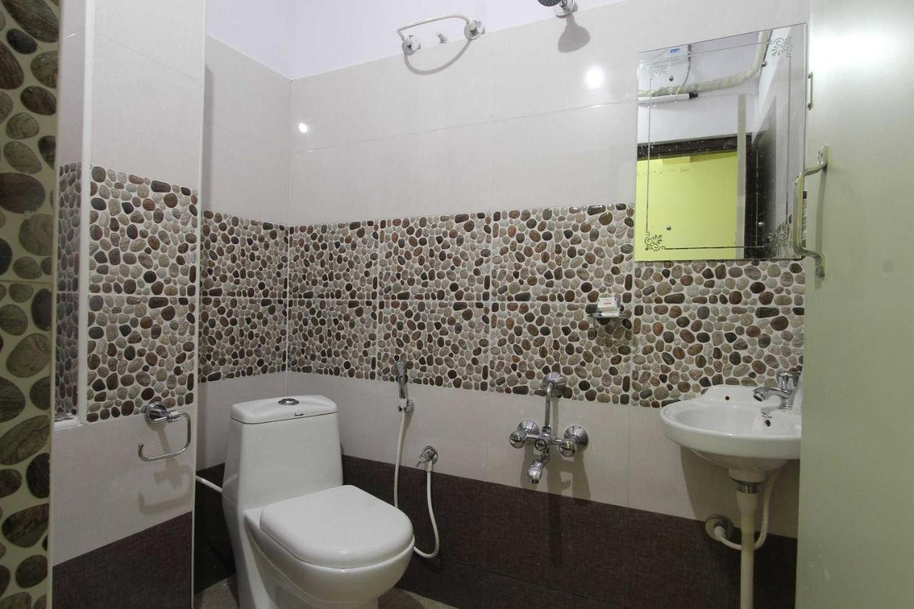 O V R Residency Near Sri Amruth Chithra Mandira Hotel 4*