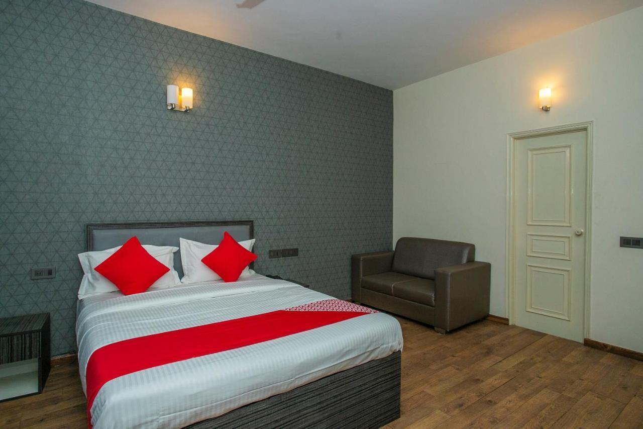 Hotel Collection O Premium Eden Au Near Sri Someshwara Swami Temple Bangalore