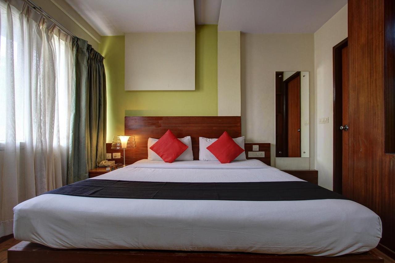 Collection O Sri Sai Palace Hotel Bangalore