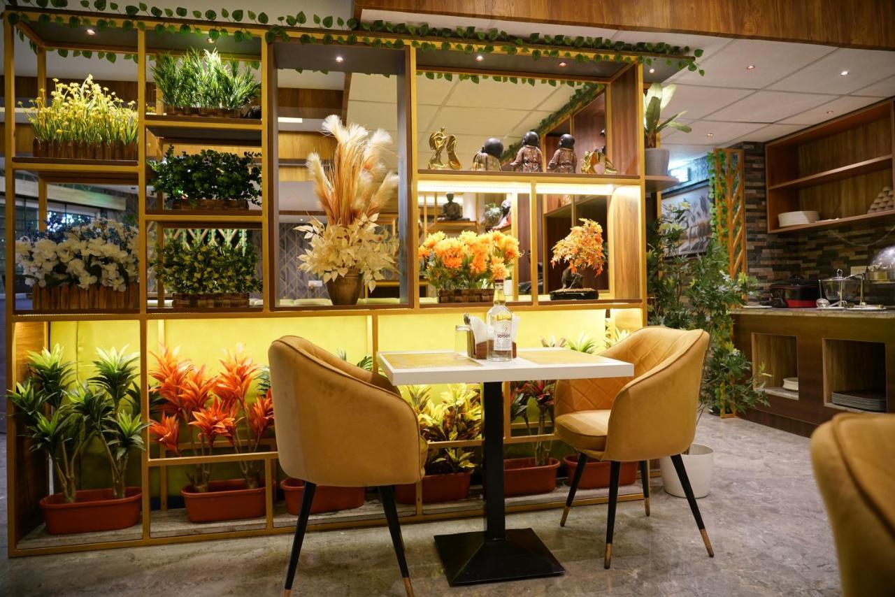 Hotel Seasons Boutique 3*