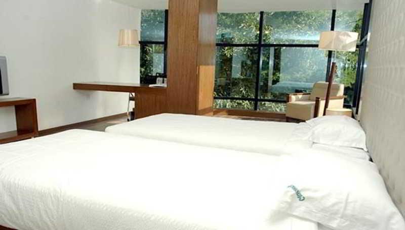 Hotel Monarch Luxur - Infantry Road 4*
