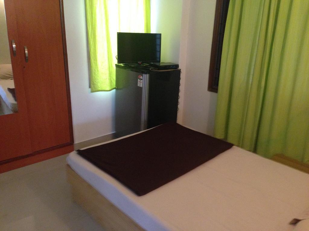 Kingston Court Apartment *
