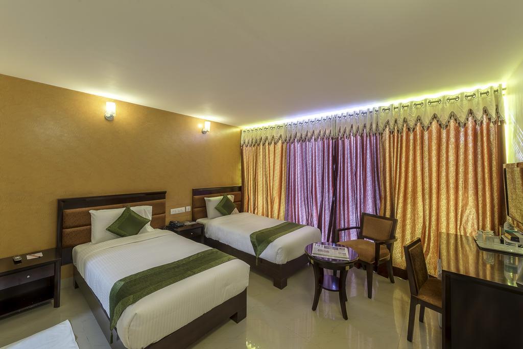 Hotel Treebo Crystal Castle