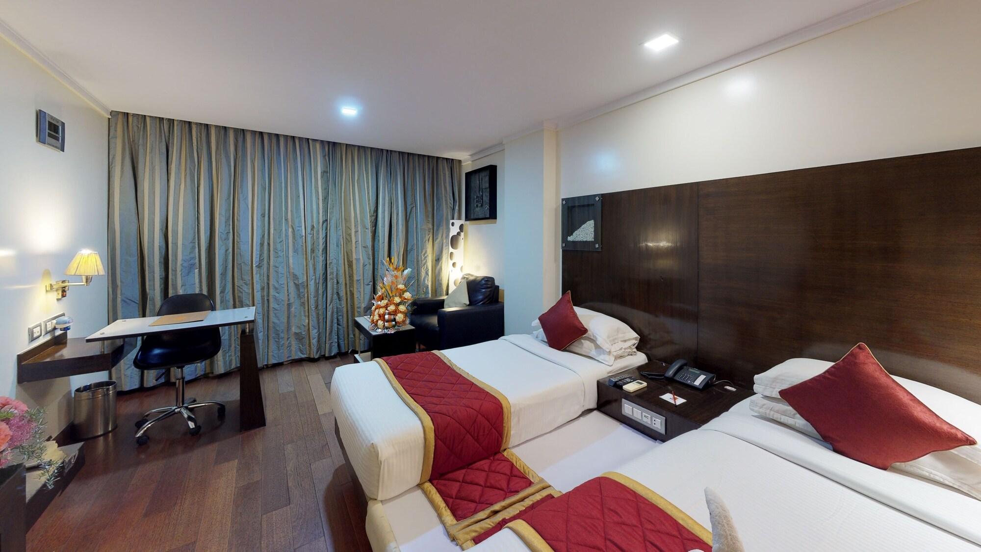Hotel 37th Crescent 3*