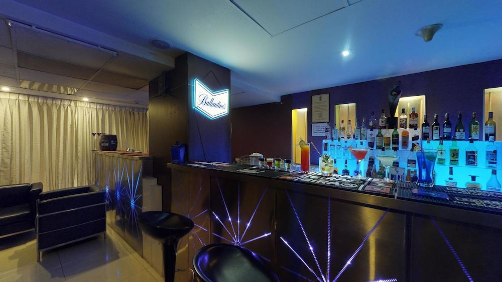 37th Crescent Hotel 3*