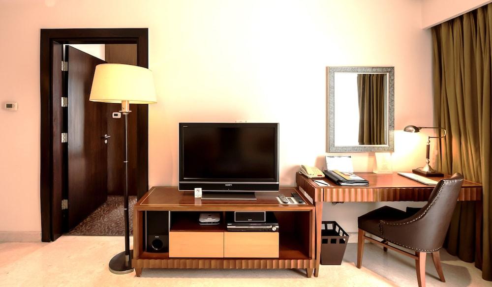 Oakwood Premier Prestige Hotel 5*
