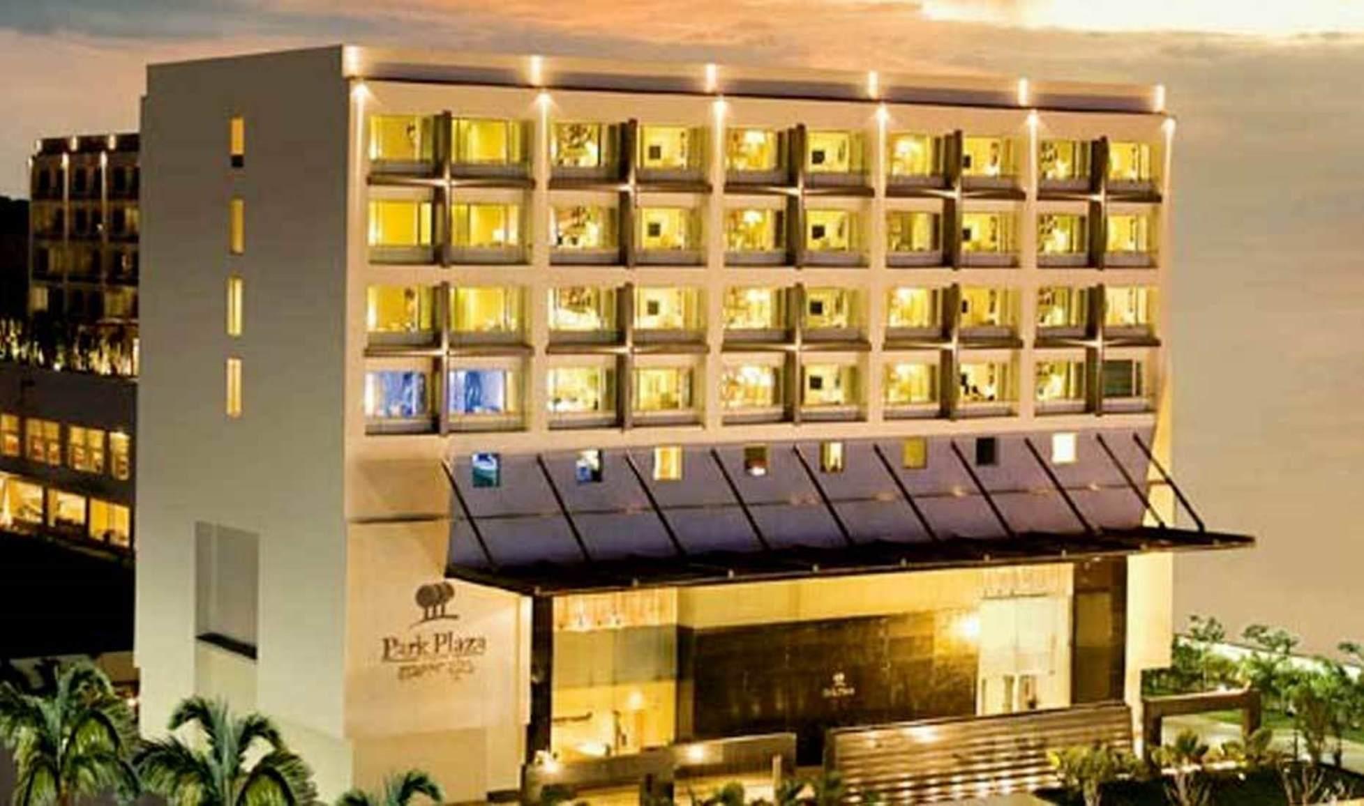 Hotel Radisson Blu Outer Ring Road 5*