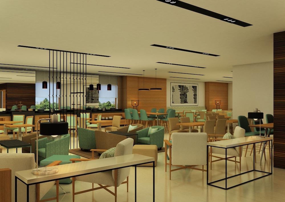 Hotel Fairfield By Marriott Whitefield 4*