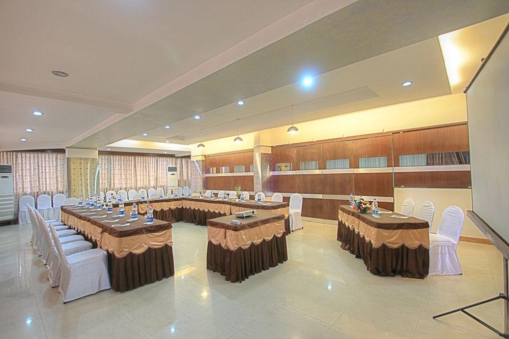 Hotel Vt Paradise Bangalore