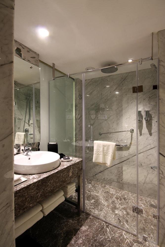 The Elanza Hotel, Hotel Bangalore