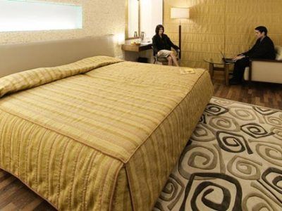 Hotel Monarch Luxur - Infantry Road