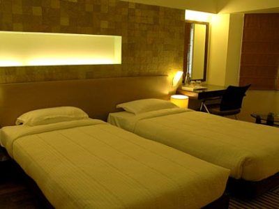 Monarch Luxur - Infantry Road Hotel Bangalore