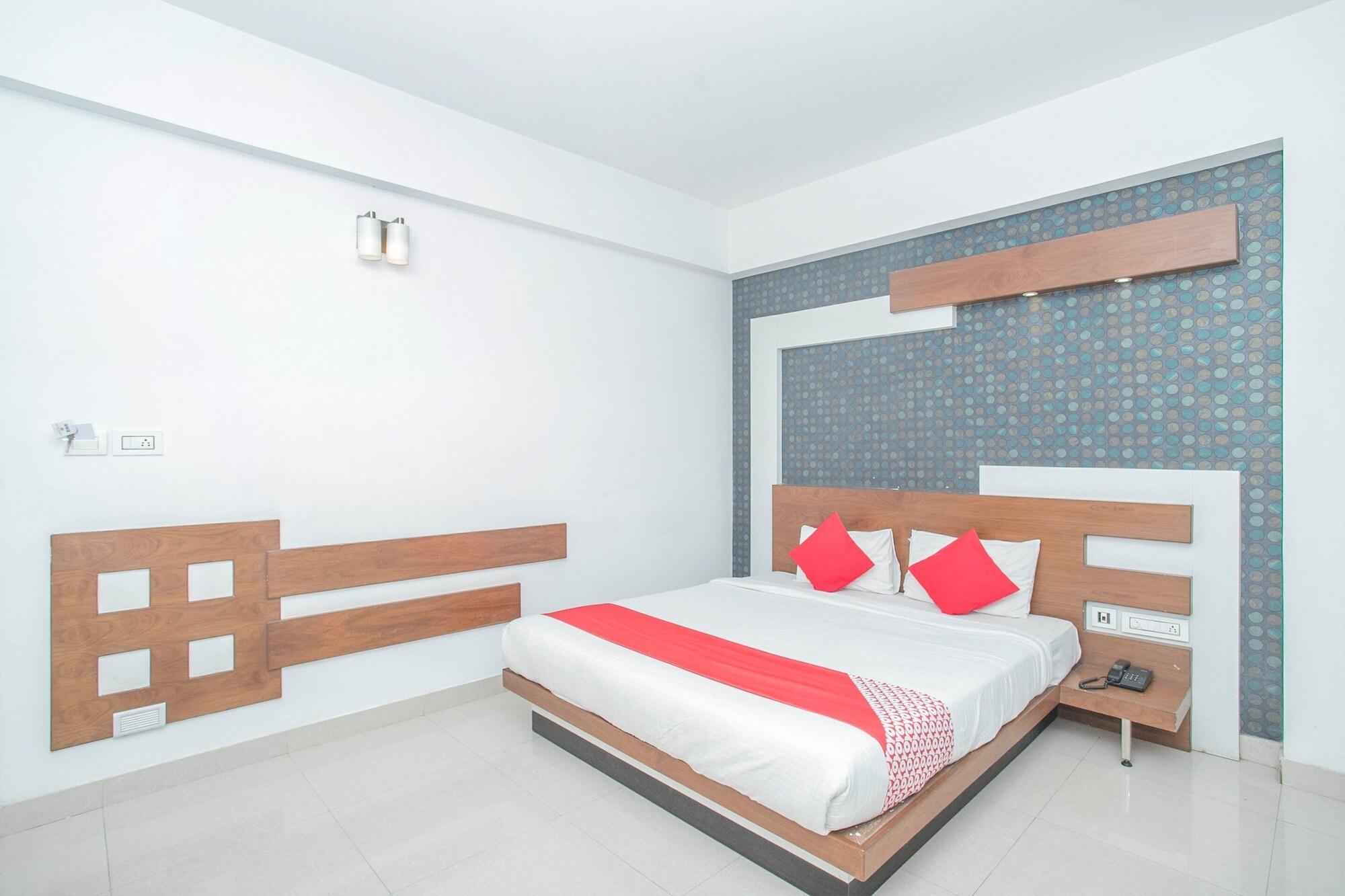Oyo 3175 Pluspoint Hotel 3*