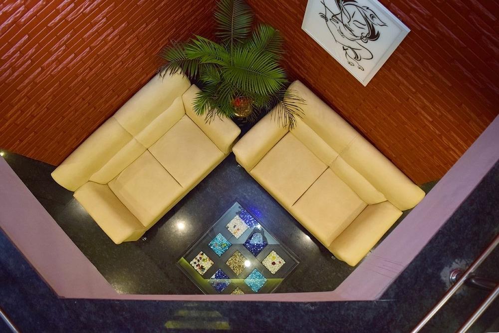 Hotel The Verda Prakyathi