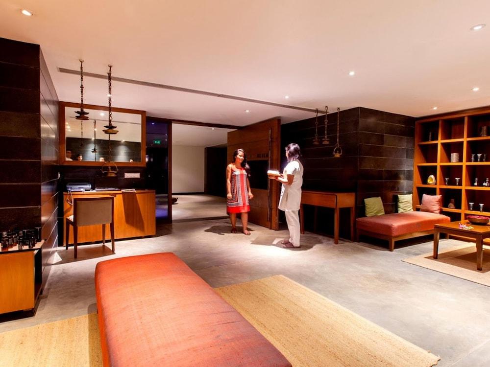 & Whitefield Hotel 4*