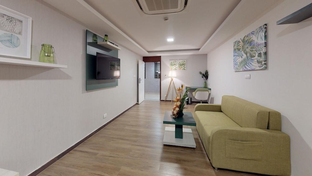 37th Crescent Boutique 3*