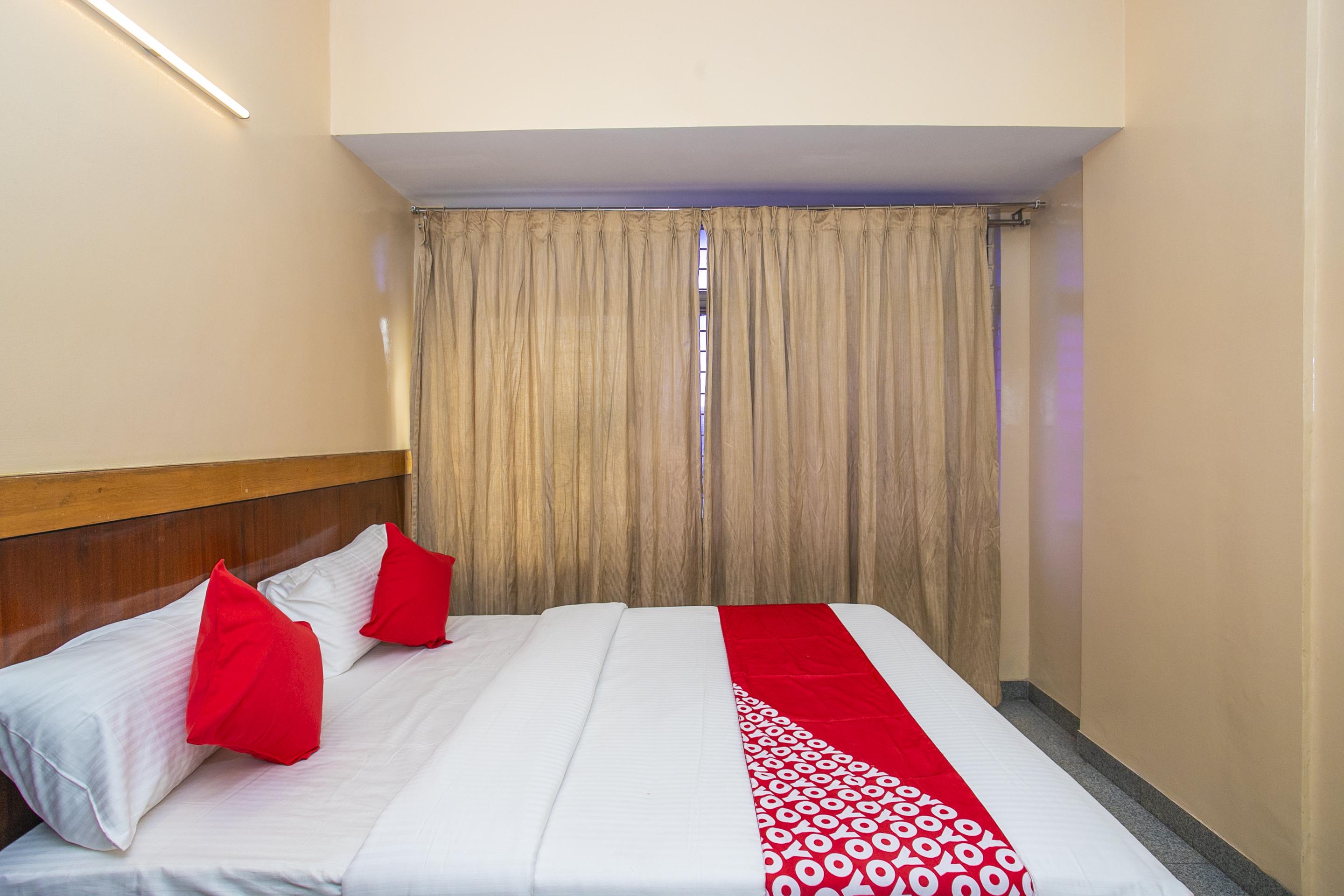 Super Oyo Flagship Archana Comforts Hotel