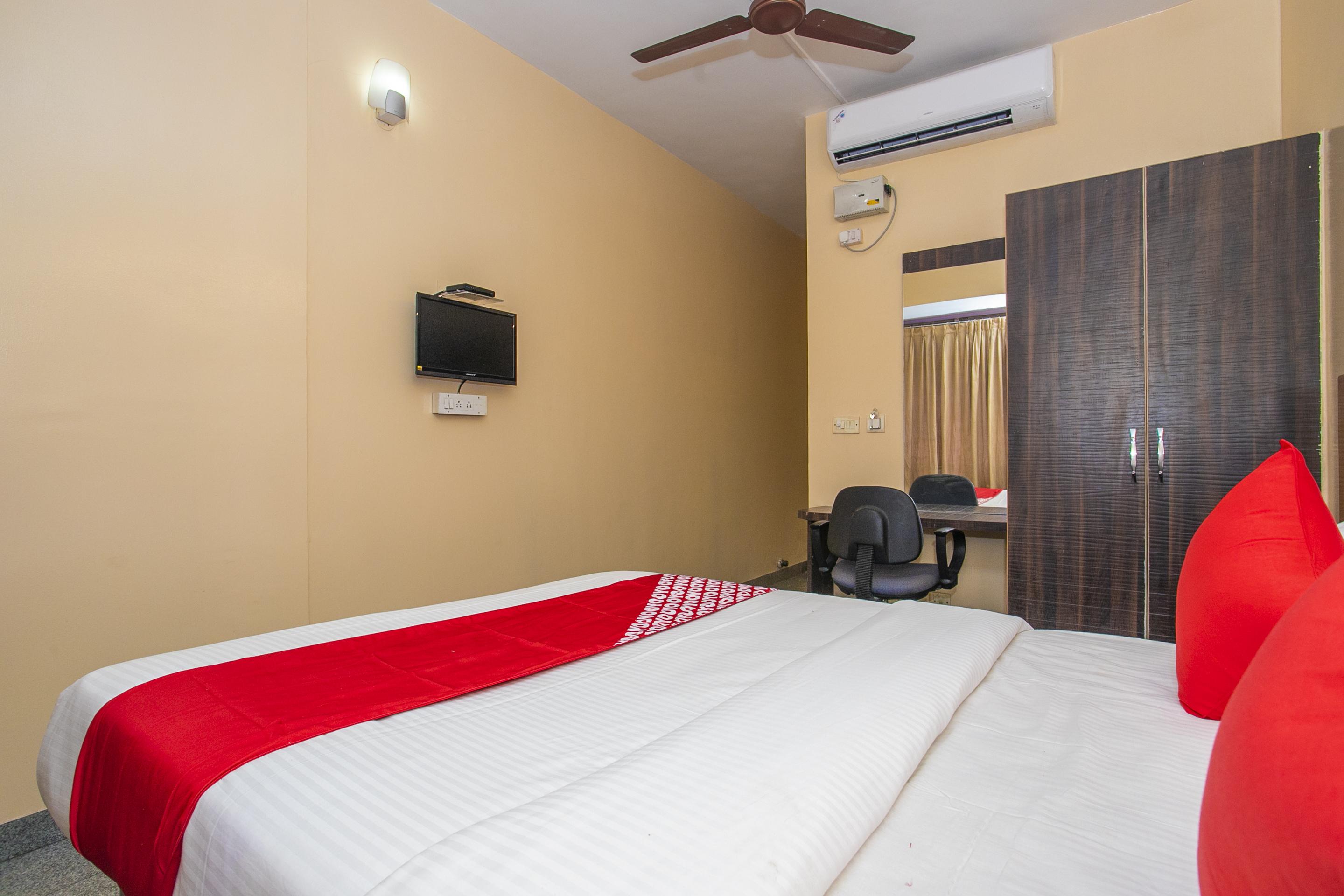 Super Oyo Flagship Archana Comforts Hotel 3*