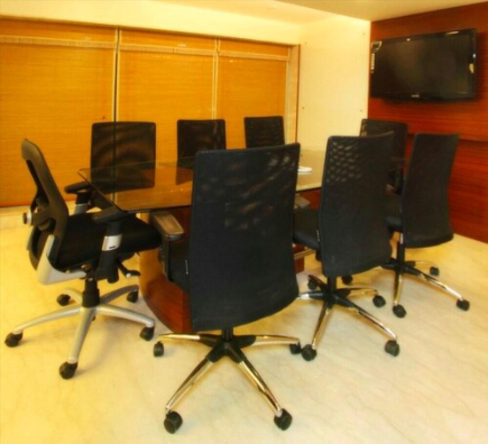 Octave The Horizon Comforts Hotel Bangalore