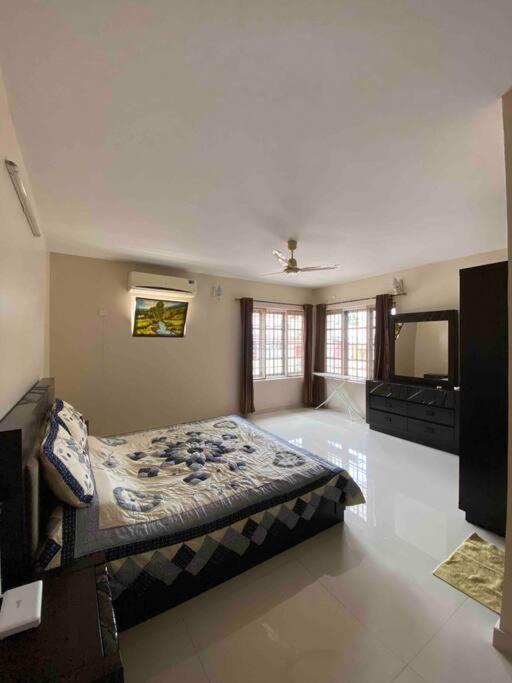 Btm-blr 5bhk With Theatre * Bangalore