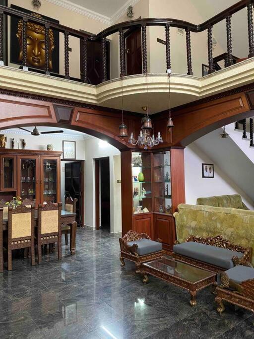 Btm-blr 5bhk With Theatre Villa *