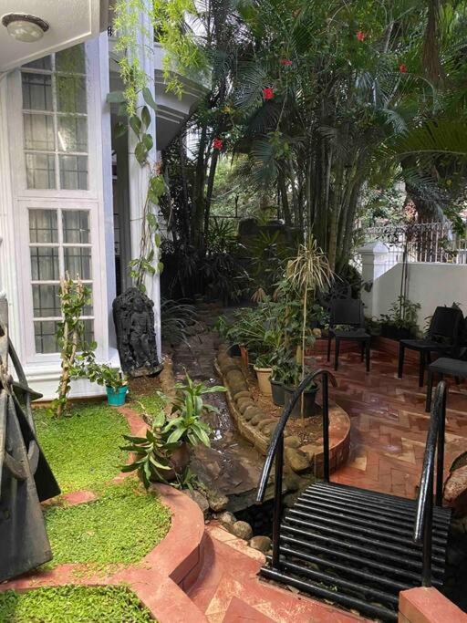 Btm-blr 5bhk With Theatre Villa