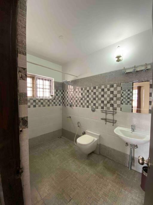Villa Btm-blr 5bhk With Theatre