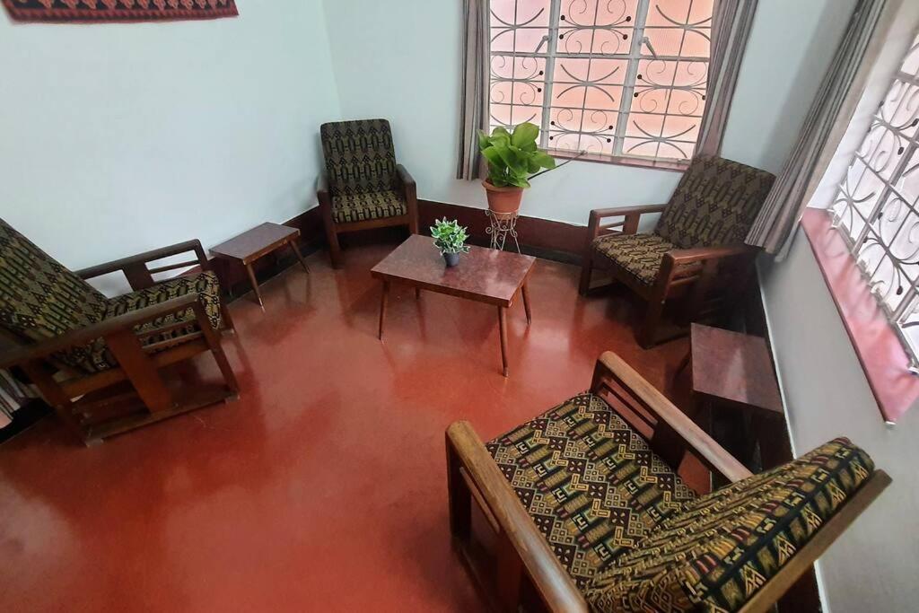 Villa Vintage Vihara: The Heritage Bungalow