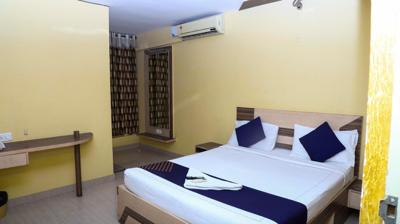 Smile Shree Ganesh Regency Hotel 3*