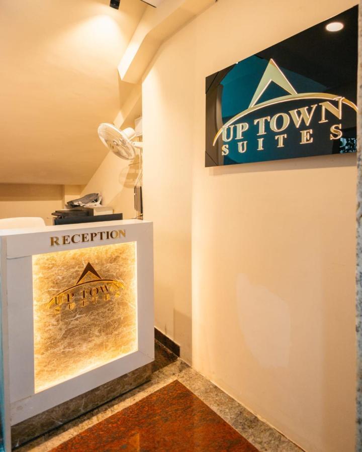 Uptown Hotel *