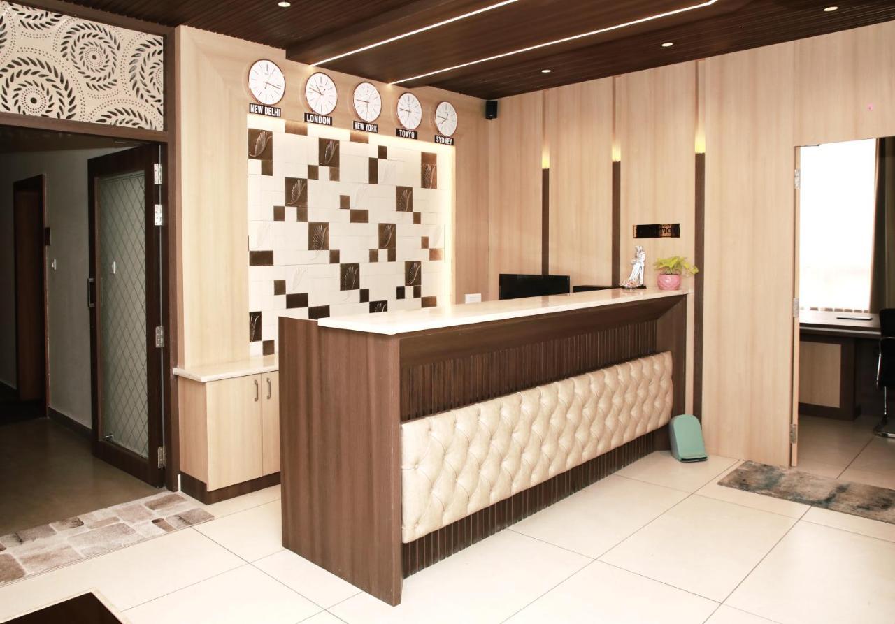 Vishal Grand Luxury Hotel 3*