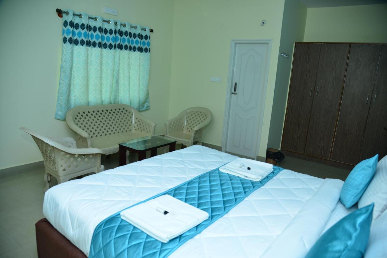 V M Comfort Hotel