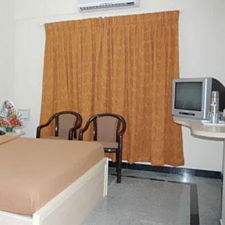 Suraksha Residency Hotel 2*