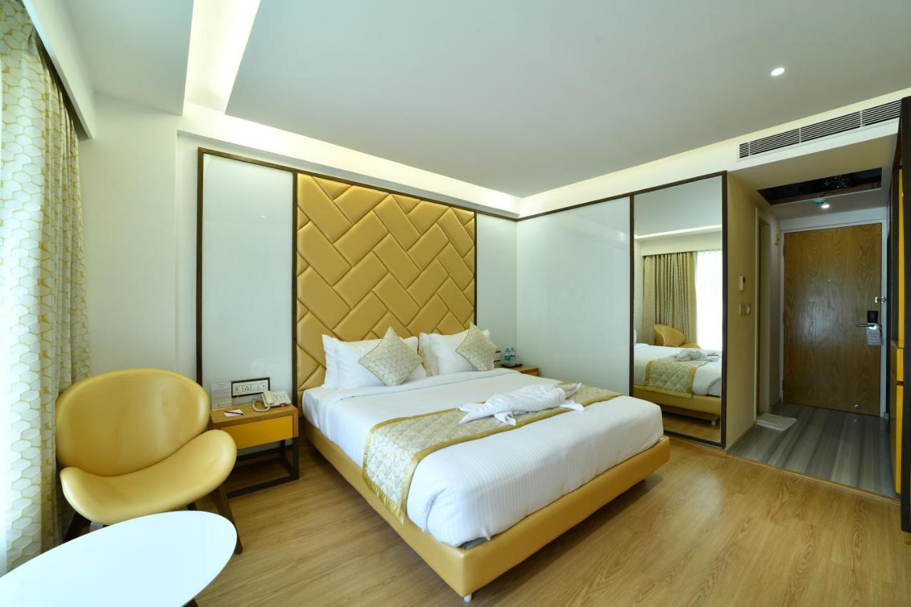 The President Hotel, Kumarapark Hotel Bangalore