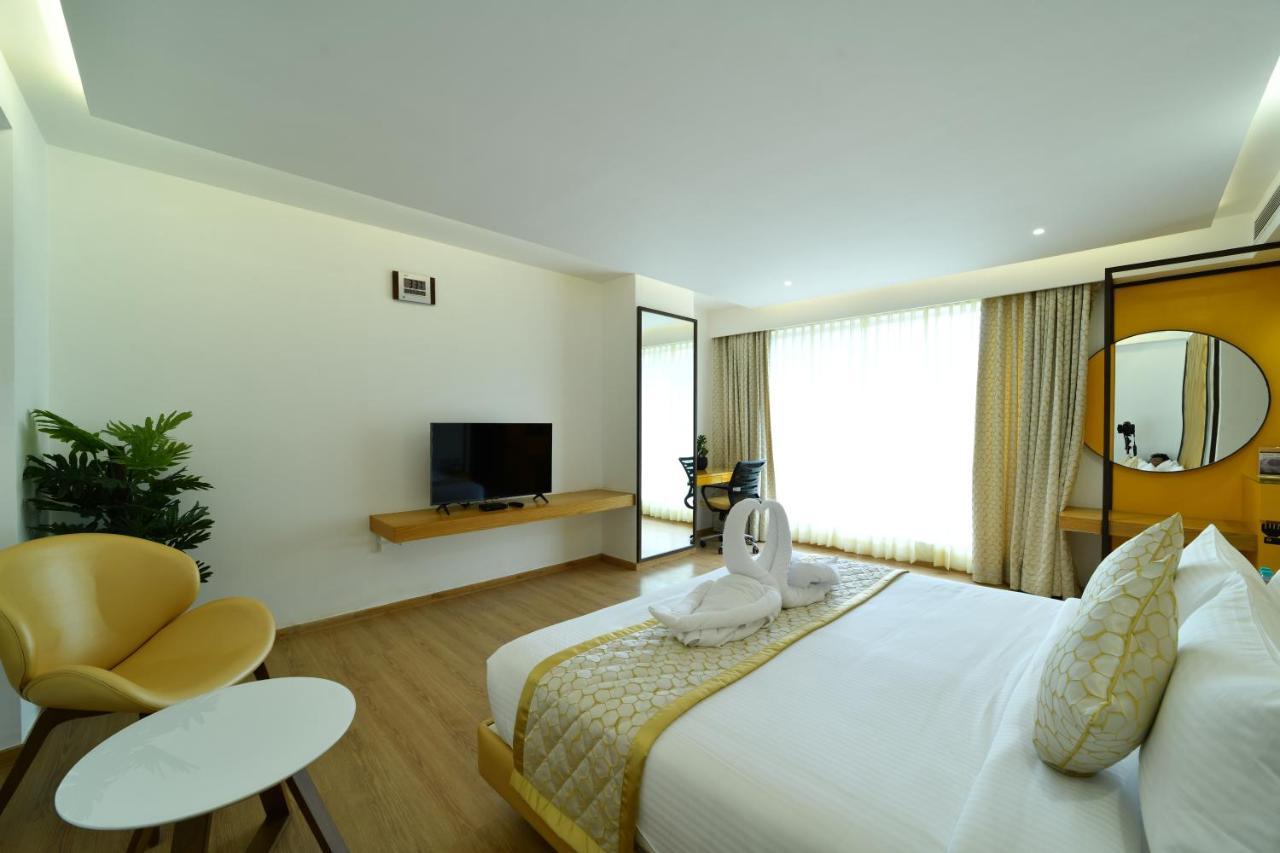 The President Hotel, Kumarapark