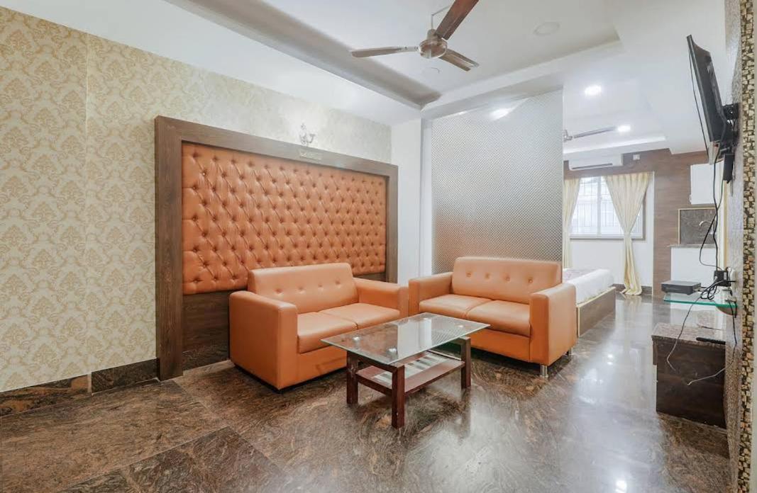 Ira International Luxury Service Hotel 4*