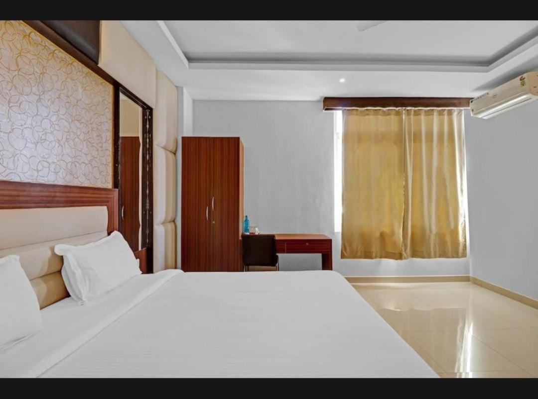 Ira International Luxury Service Hotel
