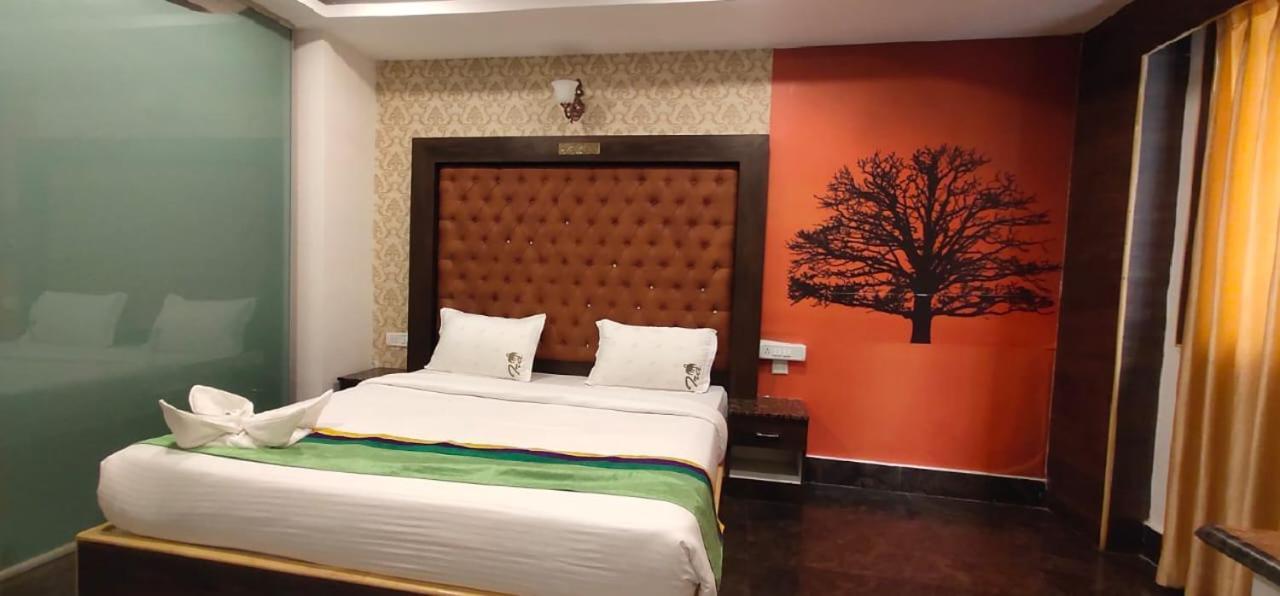 Ira International Luxury Service 4*