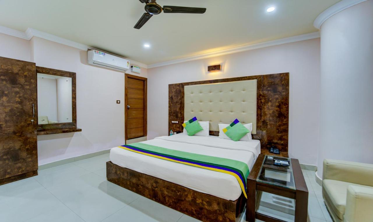 Treebo Trend Howell Suites