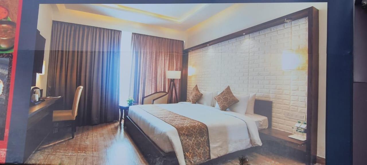 Hotel Ira International Luxury Service Bangalore